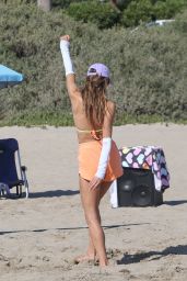 Alessandra Ambrosio - Playing Volleyball in Santa Monica 05/15/2022