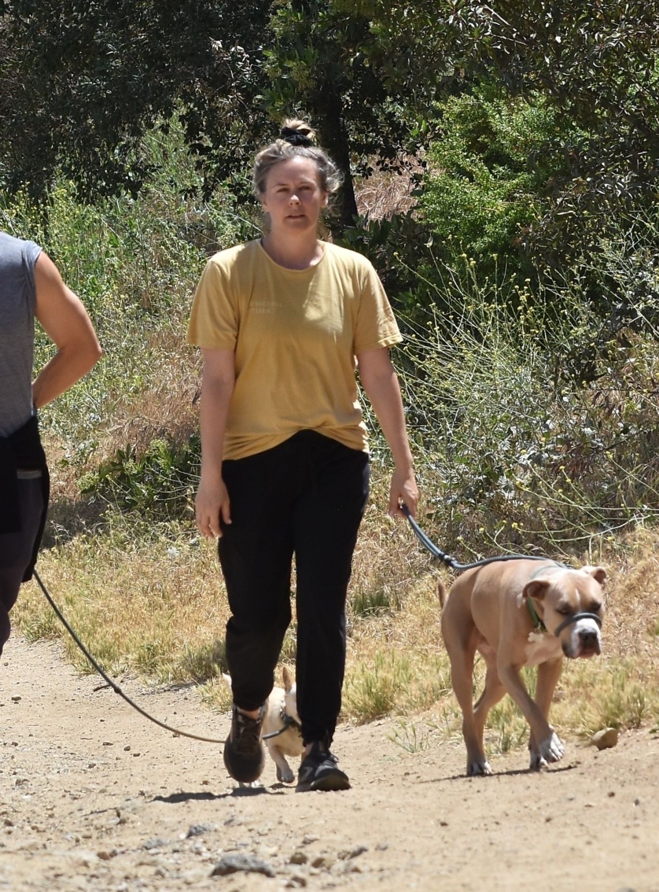 Alicia Silverstone - Hike in Studio City 05/10/2022 • CelebMafia