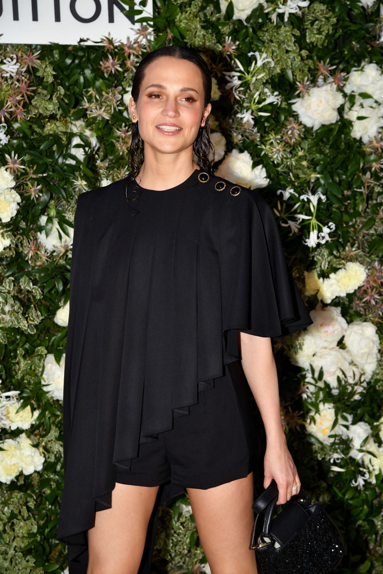 Alicia Vikander wore Louis Vuitton @”Irma Vep” Cannes film festival  Photcall