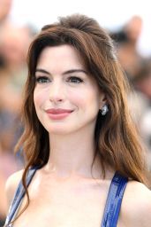 Anne Hathaway    Armageddon Time  Photocall at the 75th Cannes Film Festival 05 20 2022   - 72