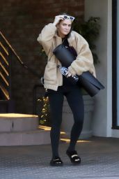 Ashlee Simpson   Out in Los Angeles 04 29 2022   - 4