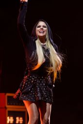 Avril Lavigne - Performs at Save-On-Foods Memorial Centre Victoria 05/25/2022