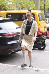 Bella Hadid - Out in New York City 05/10/2022