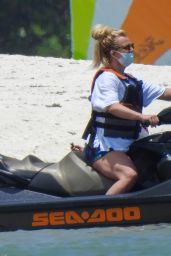 Britney Spears in Cabo San Lucas 05/09/2022