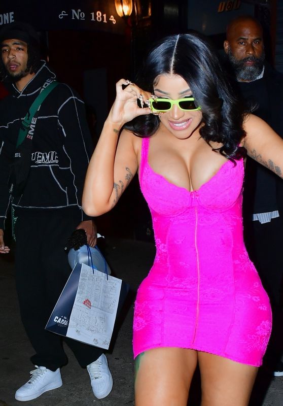 Cardi B - Out in New York 05/08/2022
