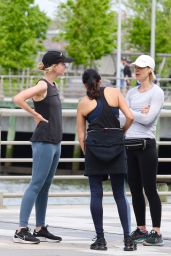 Carey Mulligan and Claire Danes   Jogging in Manhattan s Hudson River Park 05 27 2022   - 13