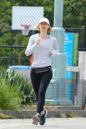 Carey Mulligan and Claire Danes   Jogging in Manhattan s Hudson River Park 05 27 2022   - 75