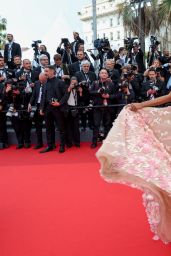 Clémence Botino – “Top Gun: Maverick” Red Carpet at Cannes Film Festival 05/18/2022