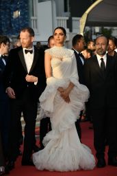 Deepika Padukone - Cannes Film Festival Closing Ceremony Red Carpet 05/28/2022