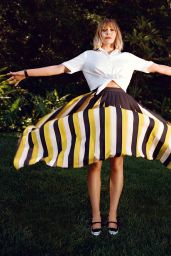 Elizabeth Olsen - S Moda Magazine Summer Issue 2022