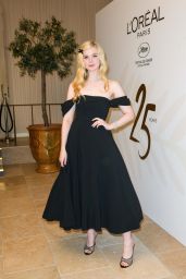 Elle Fanning – L’Oreal Dinner at Cannes Film Festival 05/18/2022