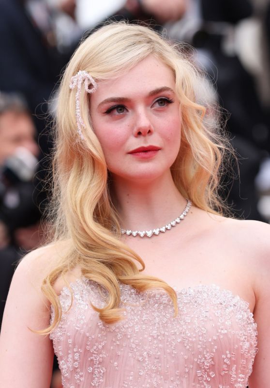 Elle Fanning – “Top Gun: Maverick” Red Carpet at Cannes Film Festival 05/18/2022