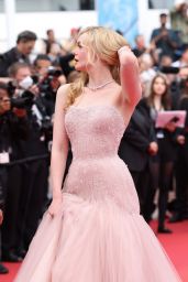 Elle Fanning    Top Gun  Maverick  Red Carpet at Cannes Film Festival 05 18 2022   - 56