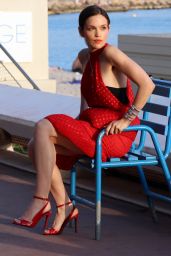 Emilia Schüle - Croisette in Cannes 05/21/2022