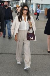Eva Longoria – Arrives at at Nice Airport in Fance 05/15/2022