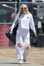 Gwen Stefani Wears All White   Los Angeles 04 30 2022   - 35