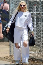 Gwen Stefani Wears All White   Los Angeles 04 30 2022   - 70