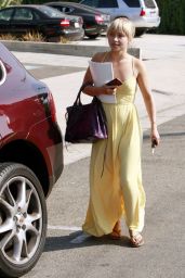 Hayden Panettiere - Getting a Parking Ticket in Hollywood 09/14/2008