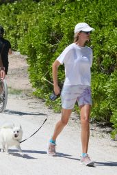 Ivanka Trump and Jared Kushner   Stroll in South Beach 05 28 2022   - 67