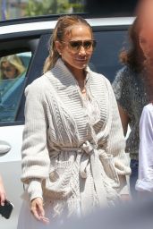 Jennifer Lopez at Soho House on Mother s Day in Malibu 05 08 2022   - 19