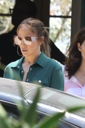 Jennifer Lopez   Checking Out  68m Mansion in Los Angeles 05 07 2022   - 81