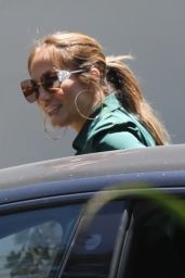 Jennifer Lopez   Checking Out  68m Mansion in Los Angeles 05 07 2022   - 50