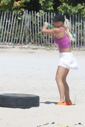Jennifer Nicole Lee - Workout Session in Miami 05/12/2022