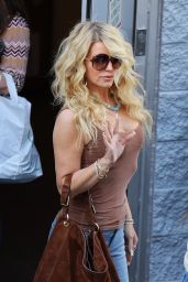 Jessica Simpson - Out in Los Angeles 05/12/2022