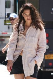 Katie Holmes in a Loose Shirt and Shorts - Shopping Around Manhattan’s Downtown Area 05/26/2022