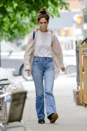Katie Holmes Street Style - New York 05/25/2022