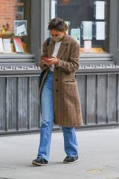 Katie Holmes Wears a Light Brown Coat - NY 05/24/2022