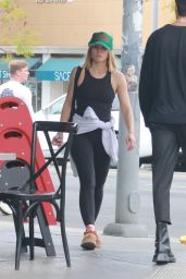 Kristen Bell in Workout Outfit in Los Feliz 05/02/2022