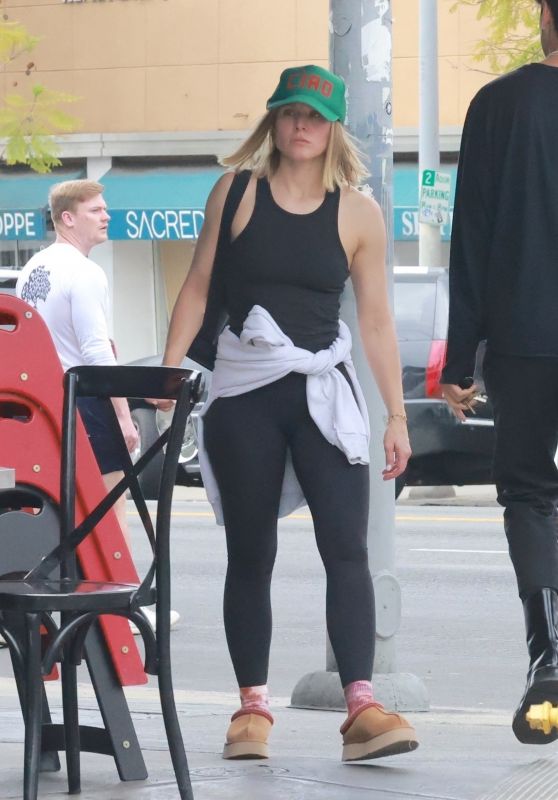 Kristen Bell in Workout Outfit in Los Feliz 05/02/2022