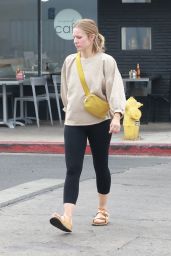 Kristen Bell - Out in Los Feliz 05/17/2022
