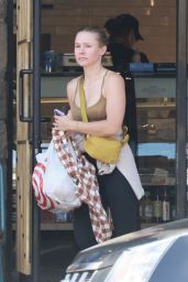 Kristen Bell - Shopping at Mc Call