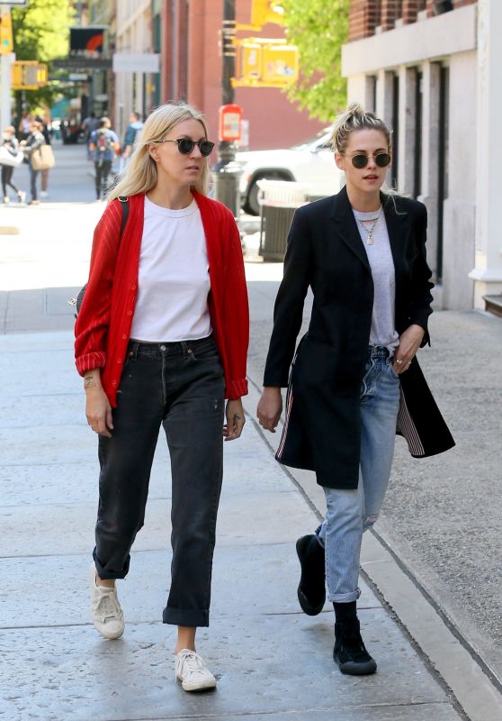Kristen Stewart and Dylan Meyer - Soho in New York 05/09/2022
