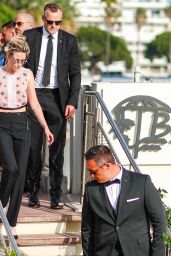 Kristen Stewart - Arriving at the Chanel Dinner in Cannes 05/23/2022