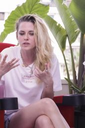 Kristen Stewart - Interview for Brut in Cannes 05/23/2022