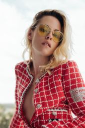 Kristen Stewart – Photoshoot in Cannes May 2022 (+5)