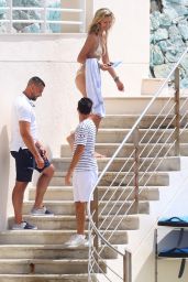 Lady Victoria Hervey at the Pool of the Eden-Roc Hotel in Antibes 05/28/2022