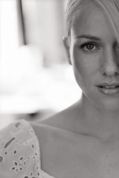 Naomi Watts   Photoshoot May 2022   - 35