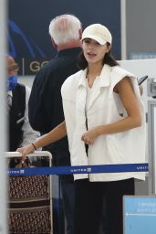 Olivia Culpo in Travel Outfit - Miami 05/09/2022