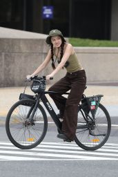 Olivia Rodrigo - Riding a Bike Around Washington DC 05/04/2022