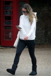 Olivia Wilde   Out in North London 05 25 2022   - 86