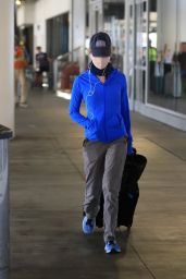 Renee Zellweger in Travel Outfit   LAX in LA 05 25 2022   - 84