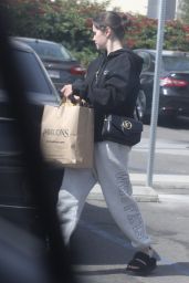 Selena Gomez - Grocery Shopping in Los Angeles 05/24/2022