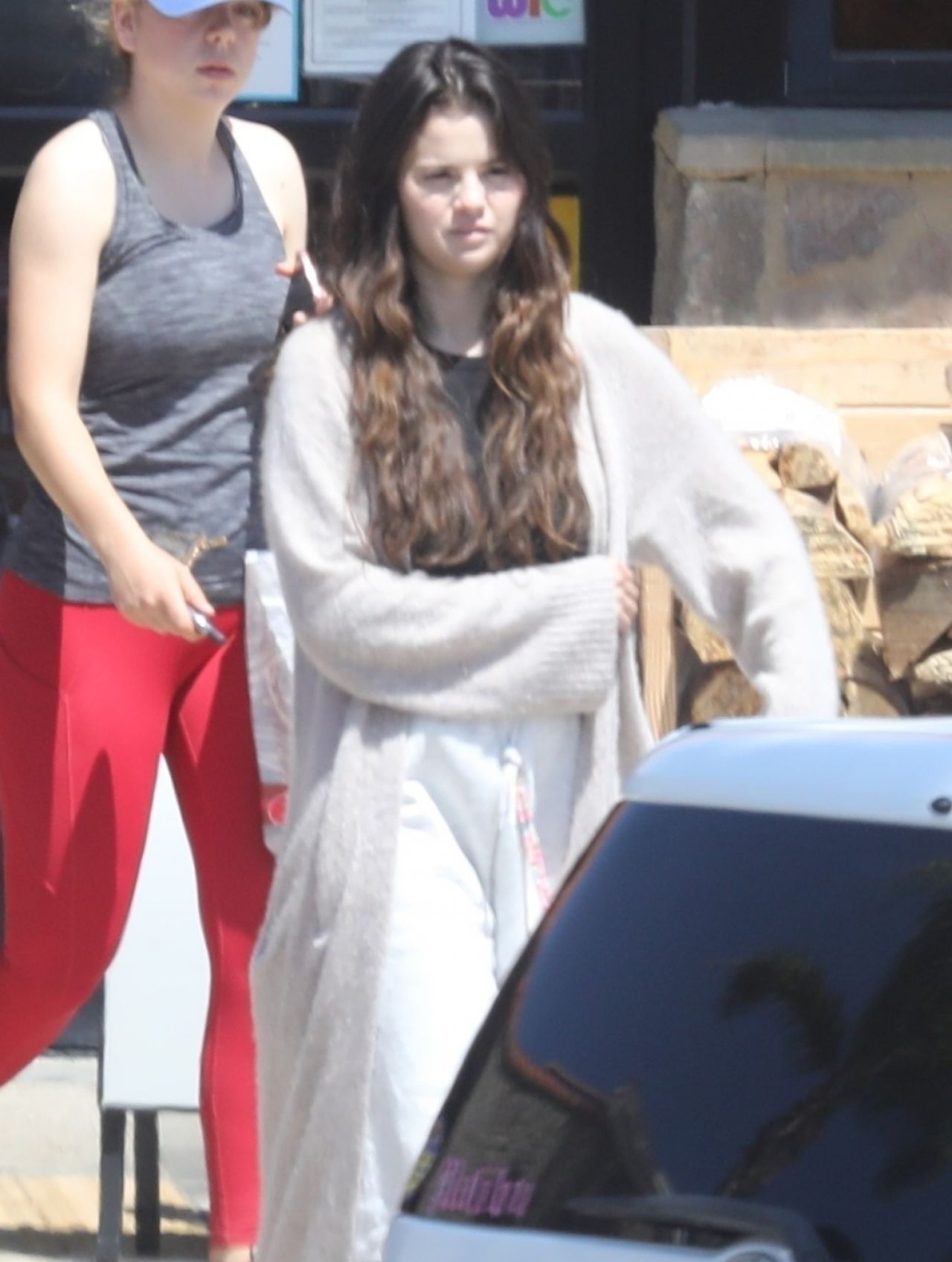 Selena Gomez - Grocery Shopping in Malibu 05/29/2022 • CelebMafia