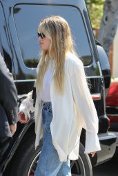 Sofia Richie - Shopping on Melrose Place in West Hollywood 05/09/2022