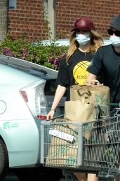 Suki Waterhouse - Grocery Shopping at Wholefoods in West Hollywood 05/08/2022