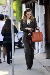 Suki Waterhouse - Out in Los Angeles 05/09/2022